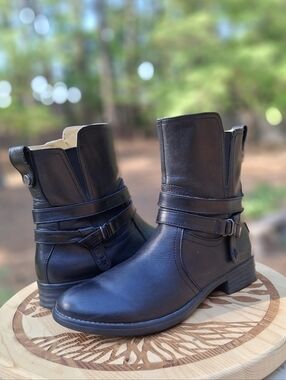 Bussola Trapani Black Leather Side Zip Riding Moto Biker Ankle Boots Size 8.5